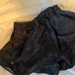 BLACK CAMO LULULEMON SHORTS